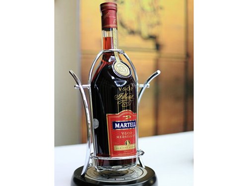 Rượu martell vsop with cradle